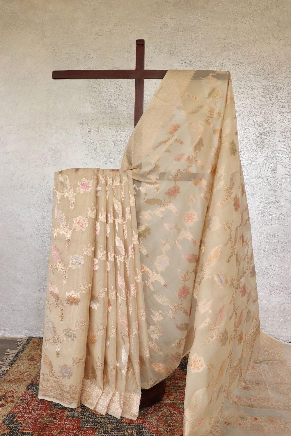 Ivory handloom Banarsi saree with kadhua motifs