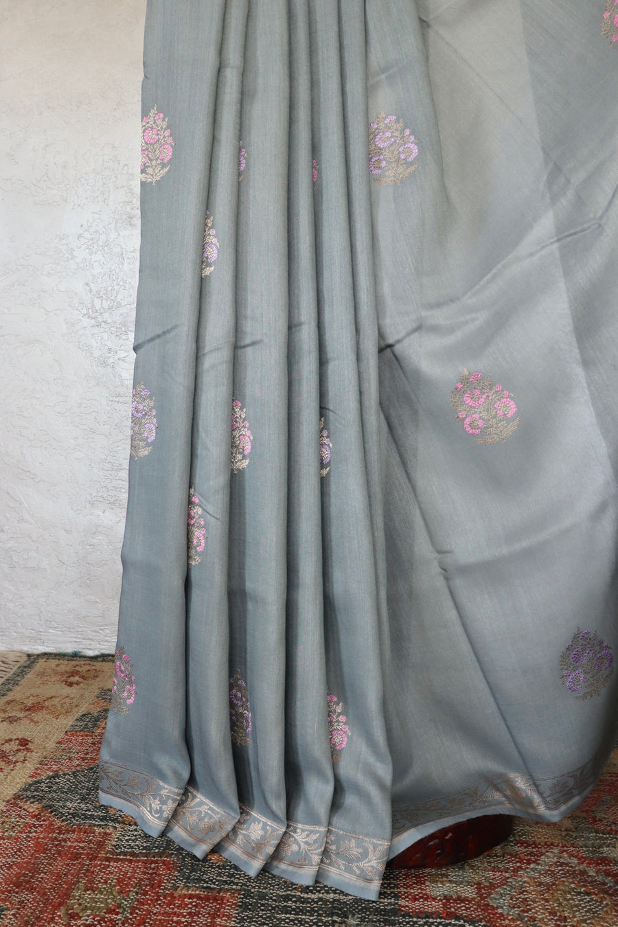 Grey Kadhua Motif Munga Silk Handloom Saree