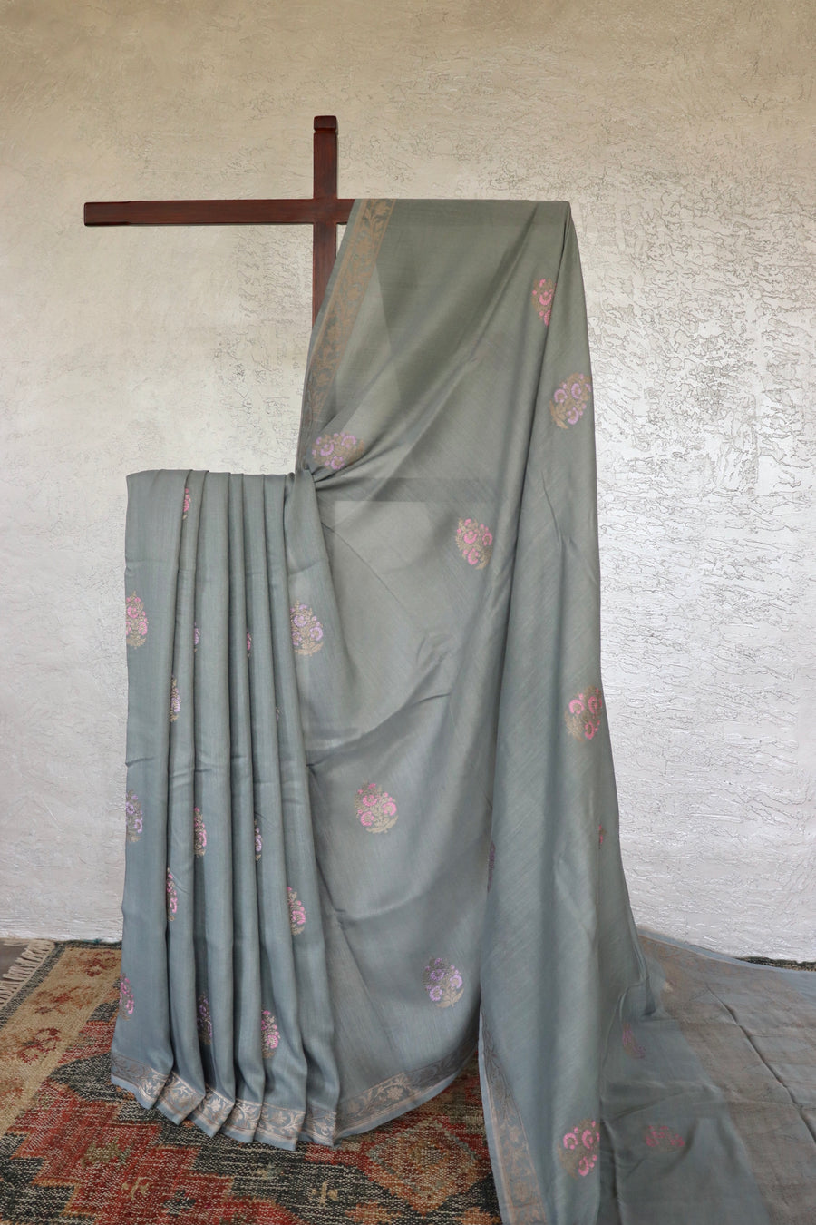 Grey handloom Banarsi saree with kadhua motifs in Munga silk