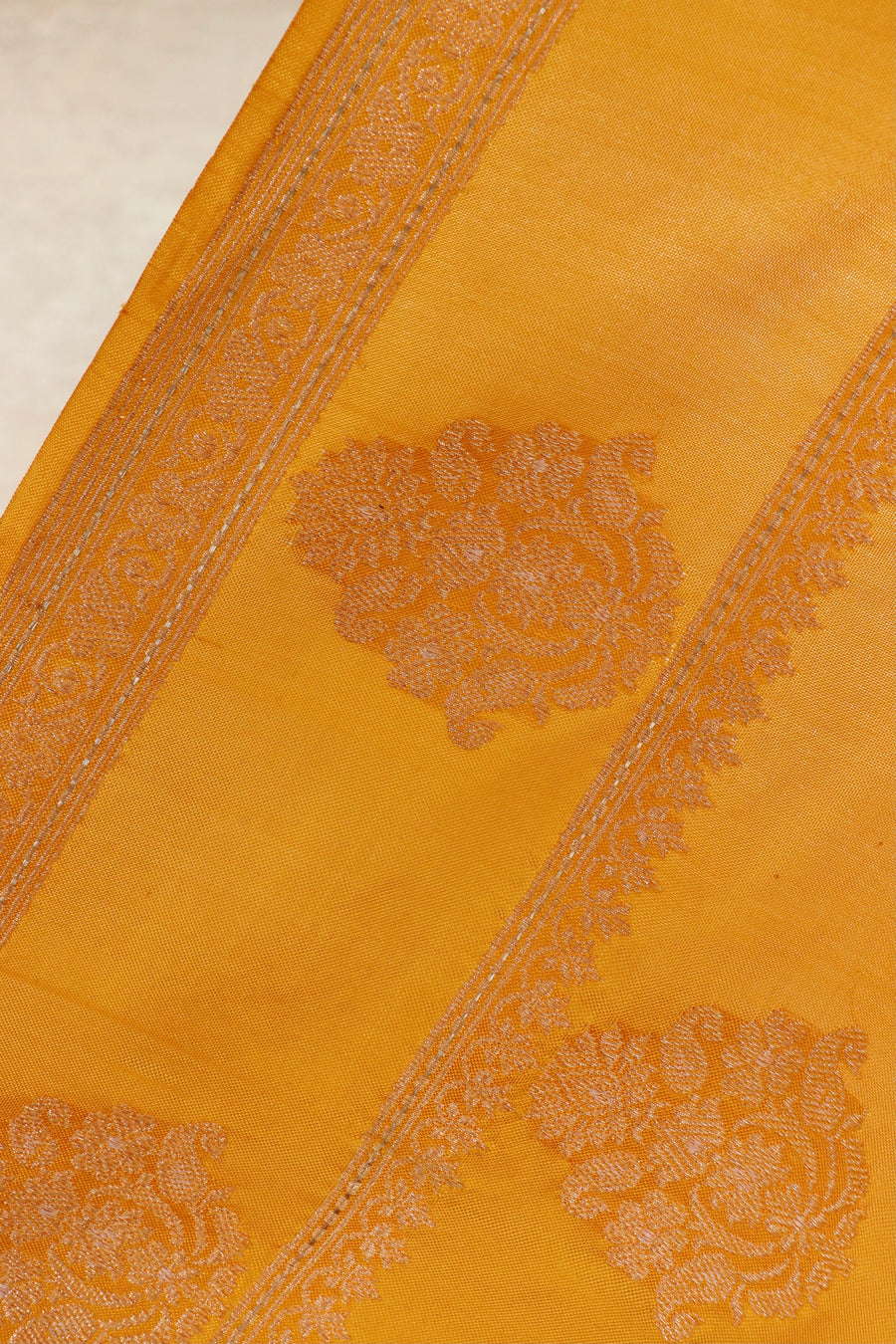 Mango Kadhua Motif Pure Silk Handloom Banarasi Saree