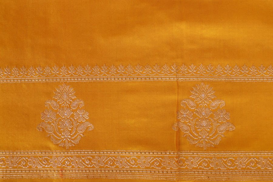 Mango Kadhua Motif Pure Silk Handloom Banarasi Saree