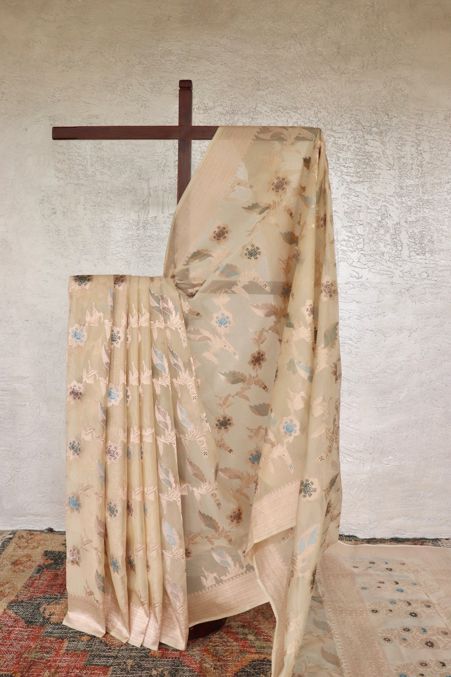 Ivory handloom Banarsi saree with kadhua motifs