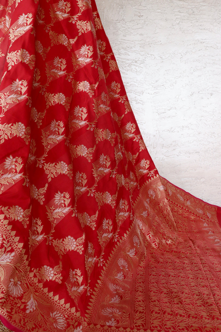 Classic Red Pure Silk Handloom Banarasi Phool Jangla Saree