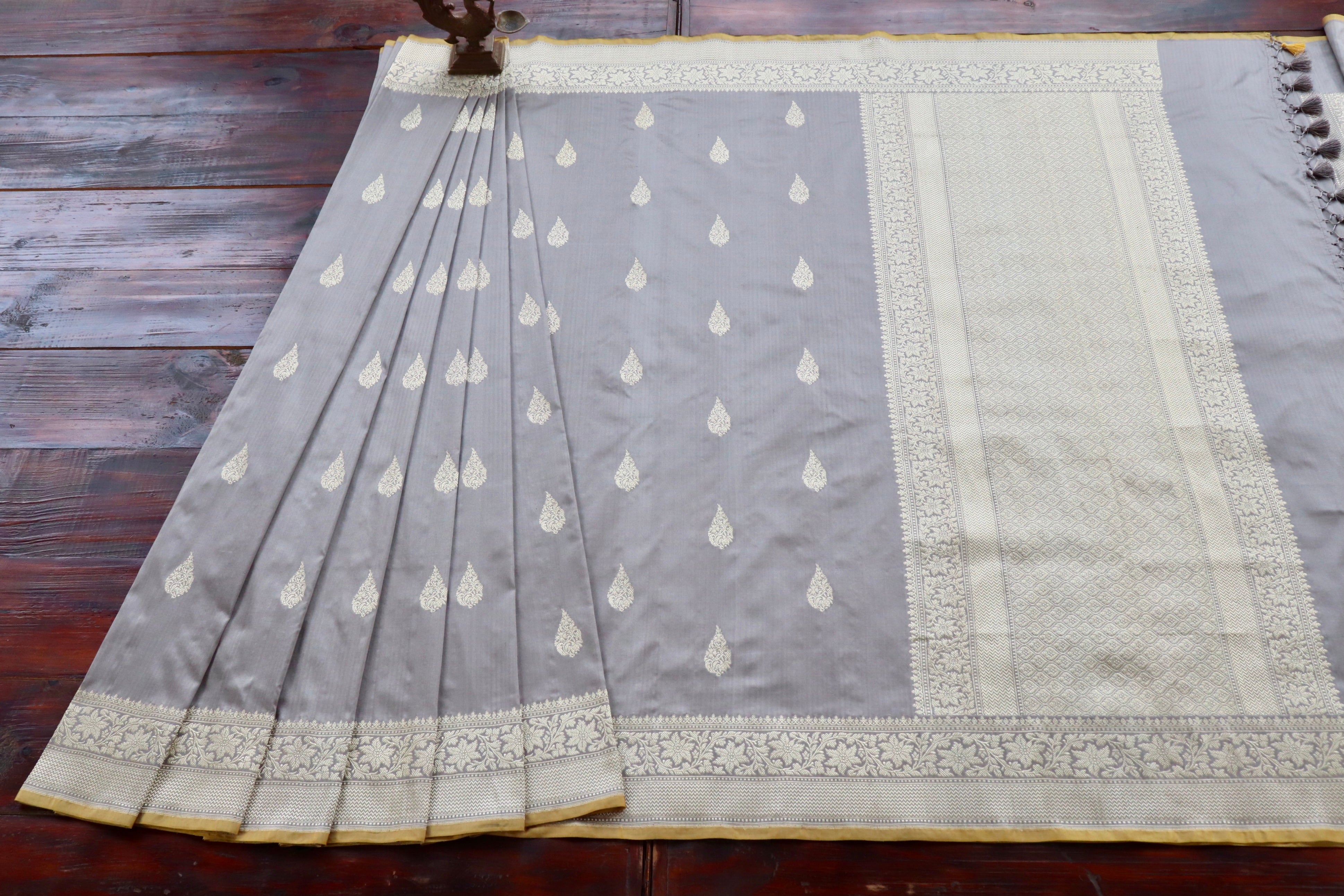 Gray Aisha Motif Pure Silk Handloom Banarasi Saree