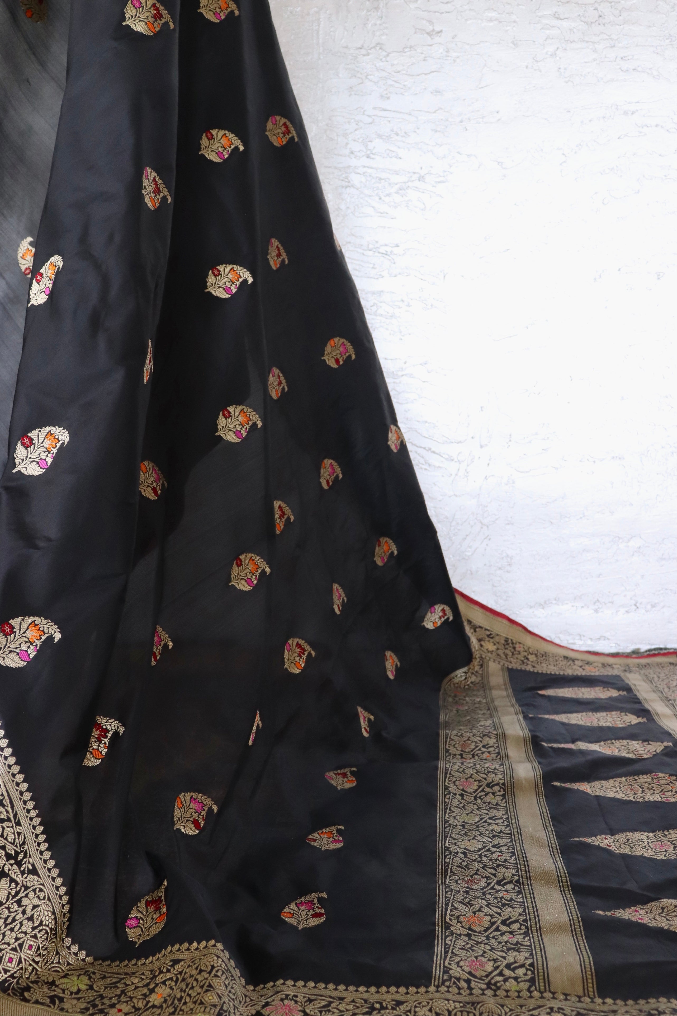Black Kairy Pure Silk Handloom Banarasi Saree
