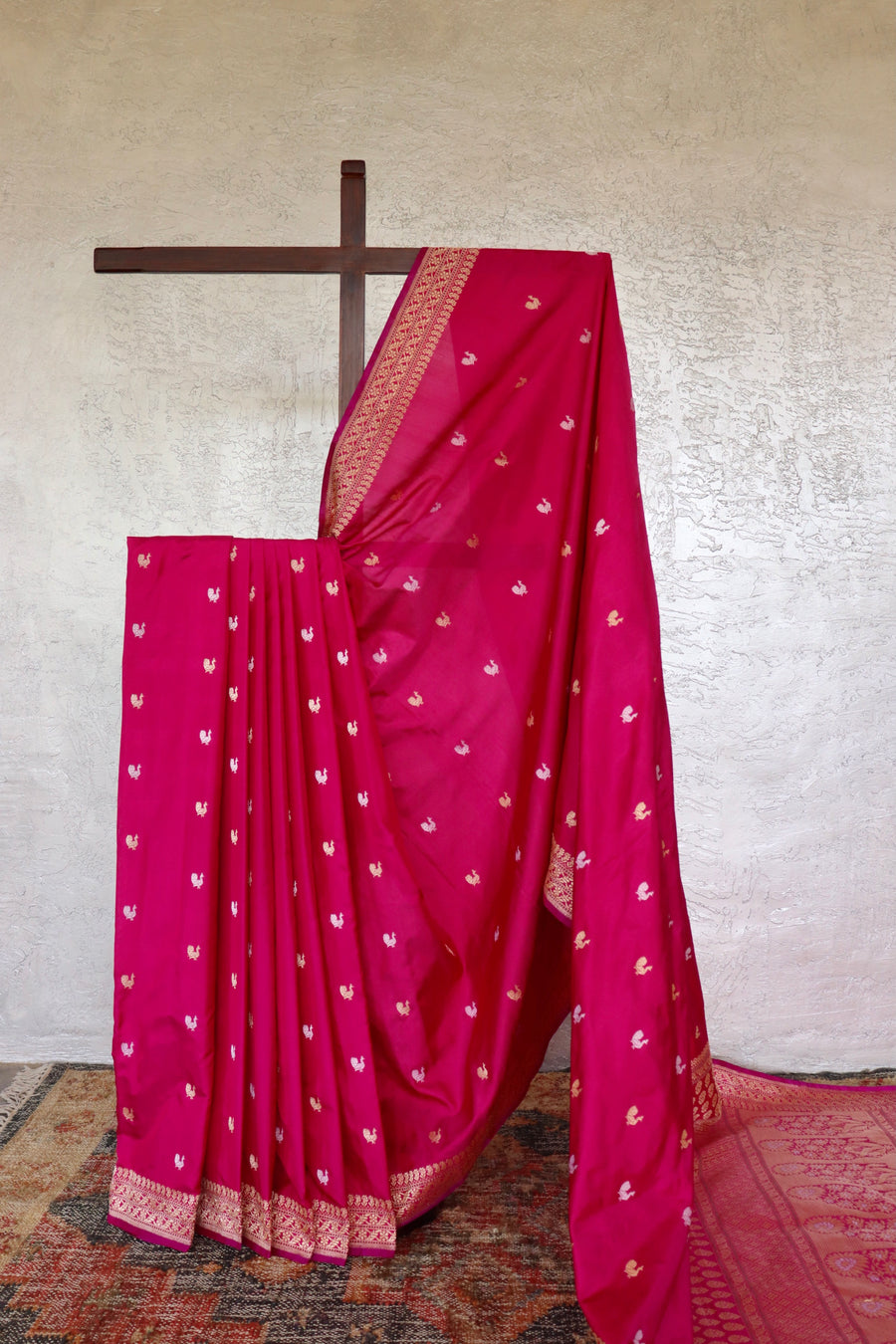 Rani Pink Peacock Motif Pure Silk Handloom Banarasi Saree