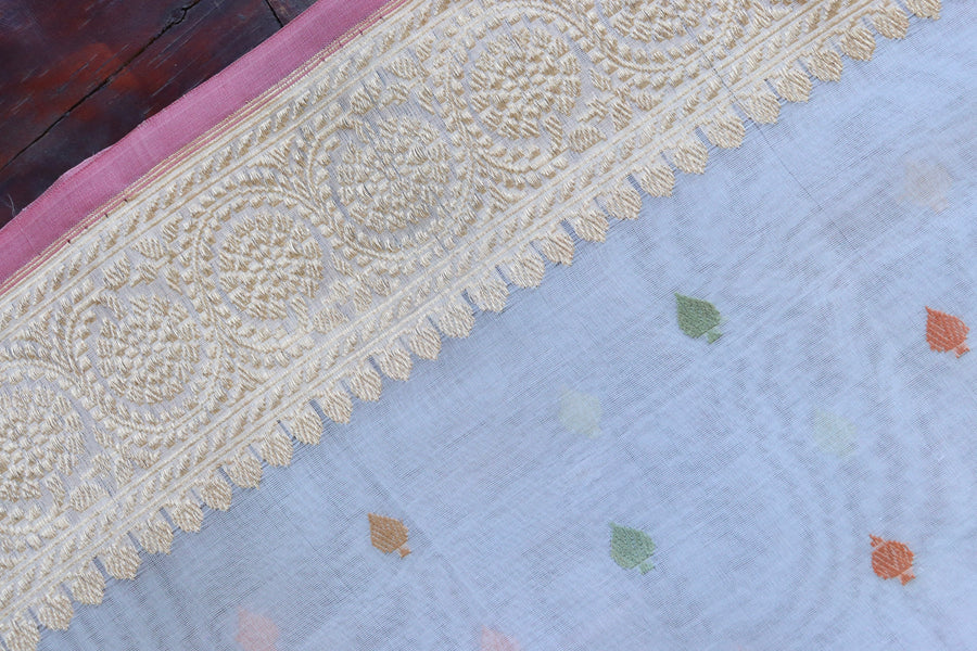 Kora silk texture of White Kadhua Banarasi saree