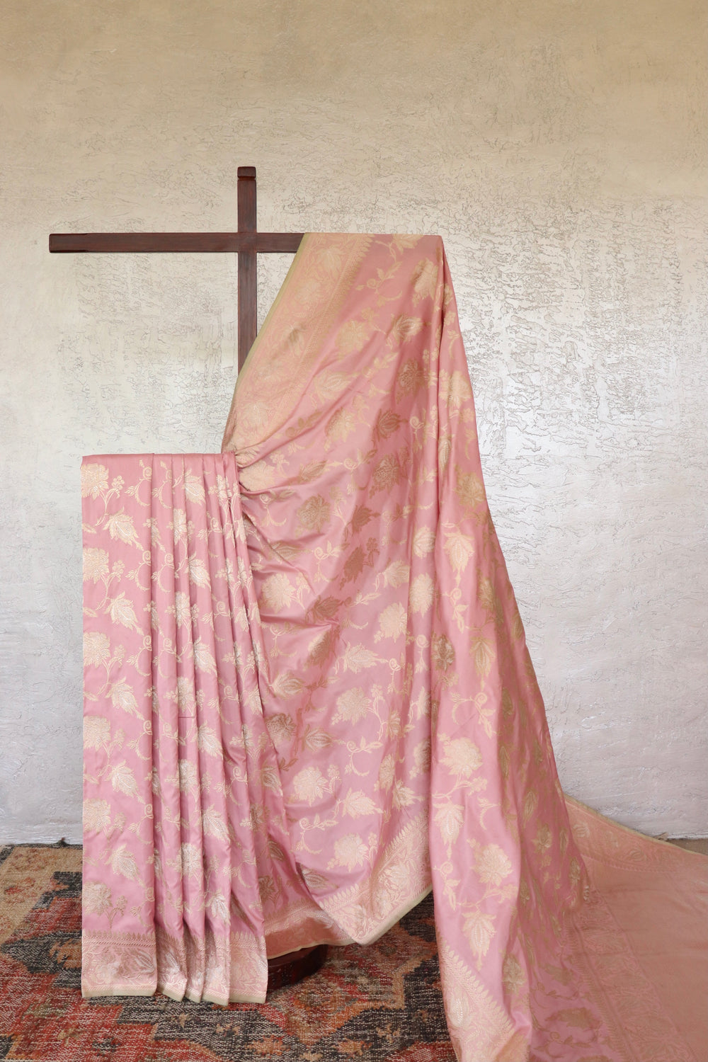 Soft Pink Chinar Jangla Pure Silk Handloom Banarasi Saree