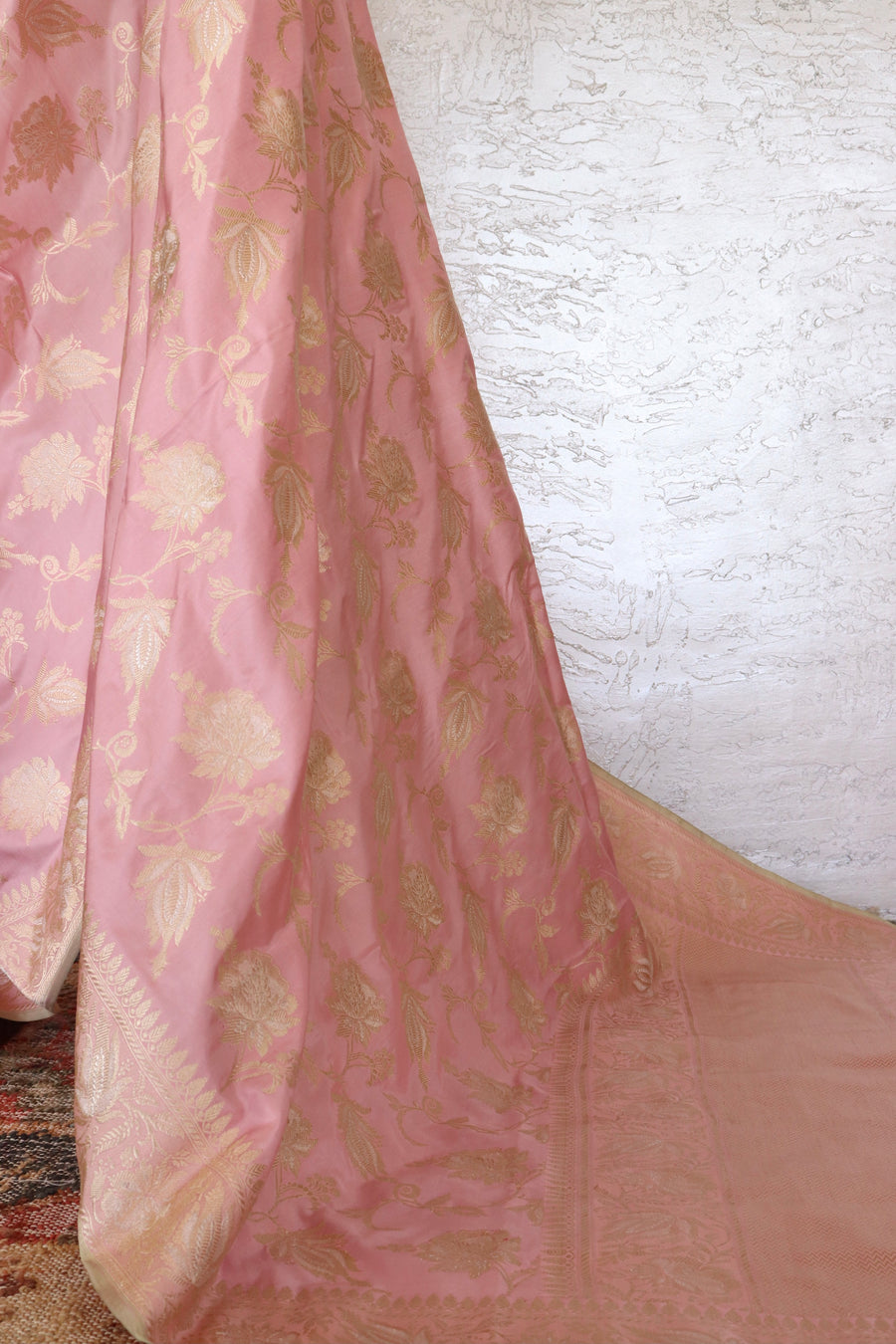 Soft Pink Chinar Jangla Pure Silk Handloom Banarasi Saree