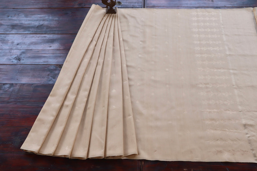 Border close-up on Beige Virsa Banarasi saree