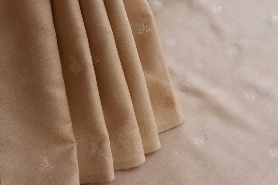 Pallu detail of Beige Virsa handwoven Banarasi saree