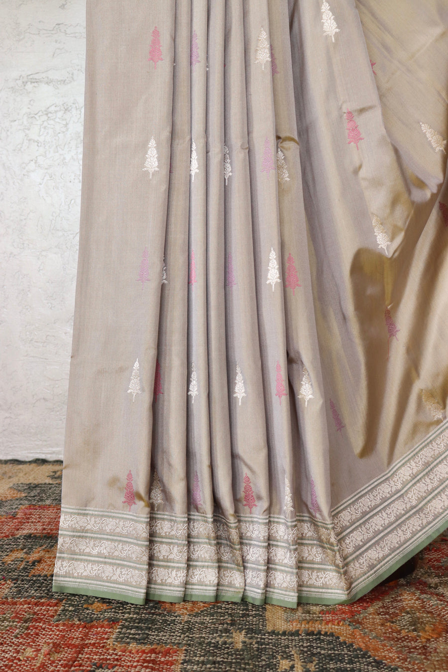 Grey Kadhua Motif Pure Silk Banarasi Saree | Stuti Weaves