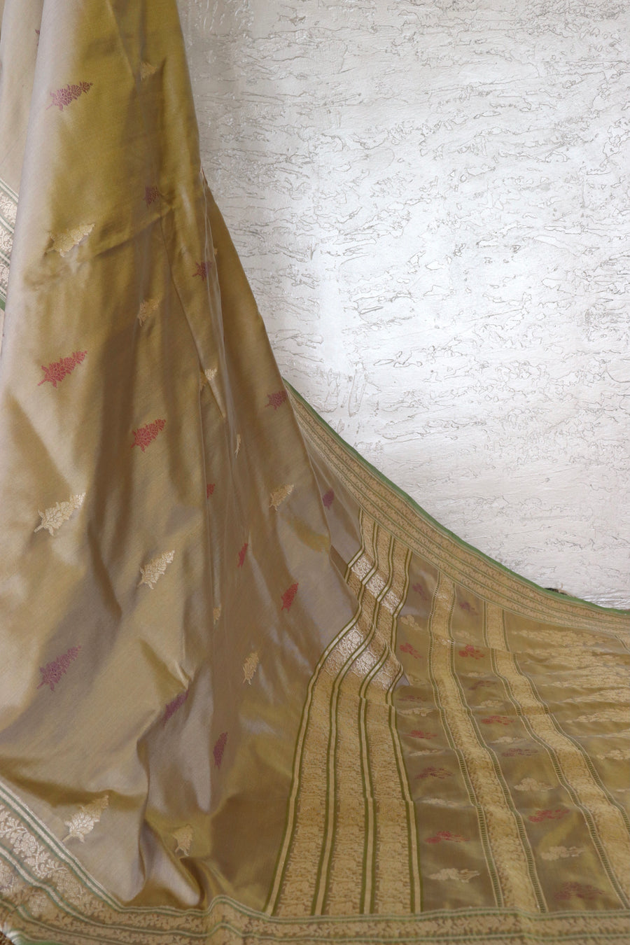 Grey Kadhua Motif Pure Silk Banarasi Saree | Stuti Weaves