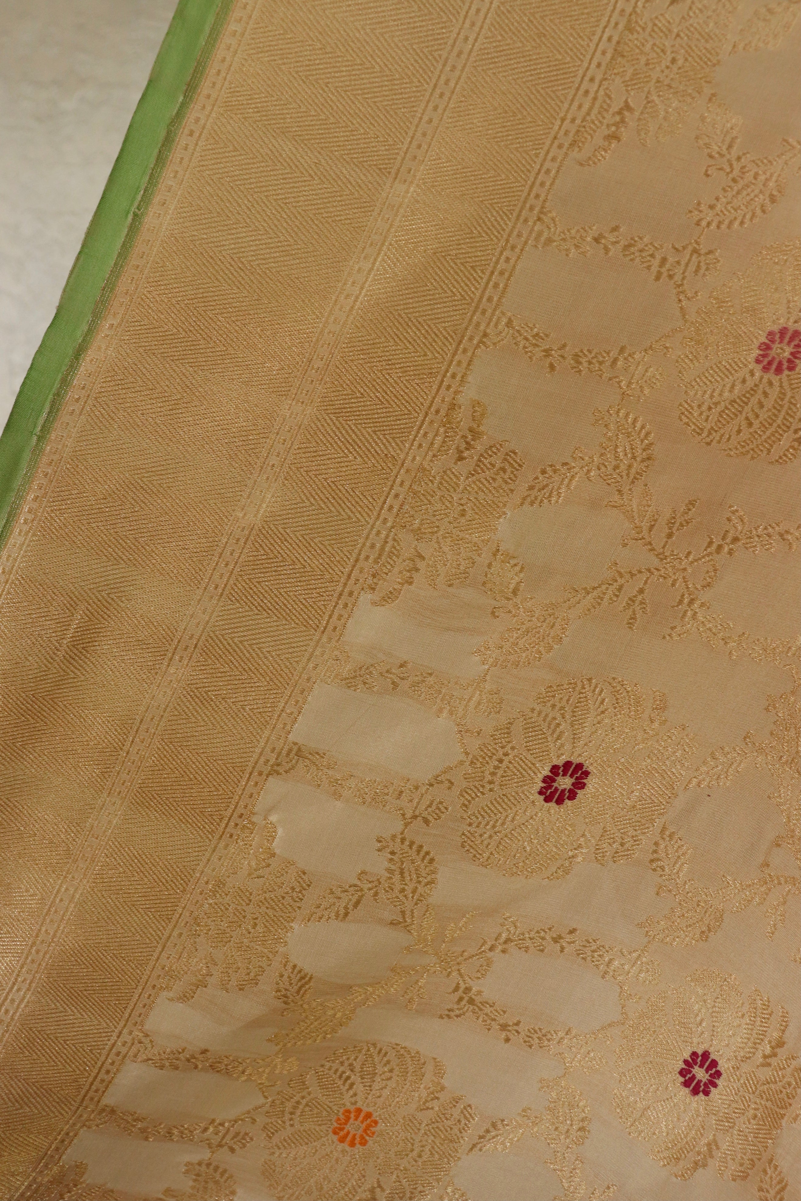 Cream Chinar Jangla Pure Silk Handloom Banarasi Saree