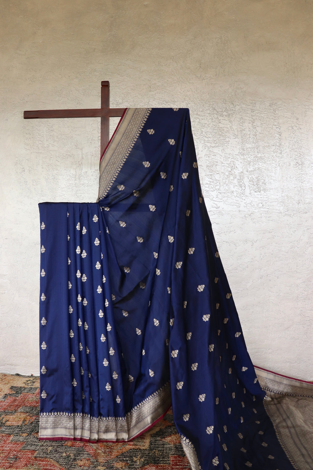 Navy Blue handloom Banarsi saree with leaf motifs in silk