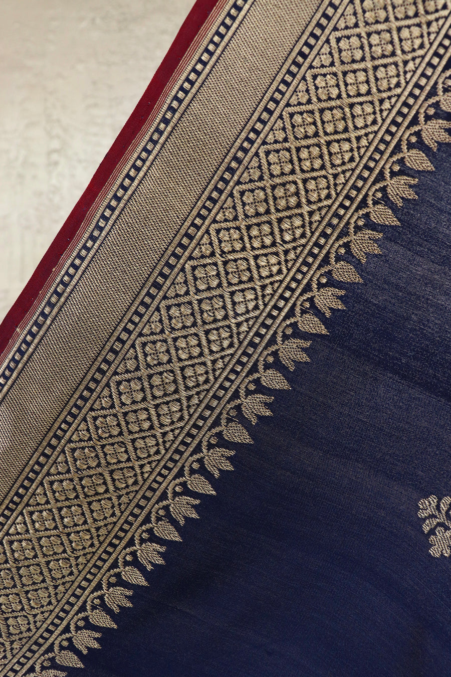 Navy Blue Leaf Motif Handloom Banarasi Silk Saree