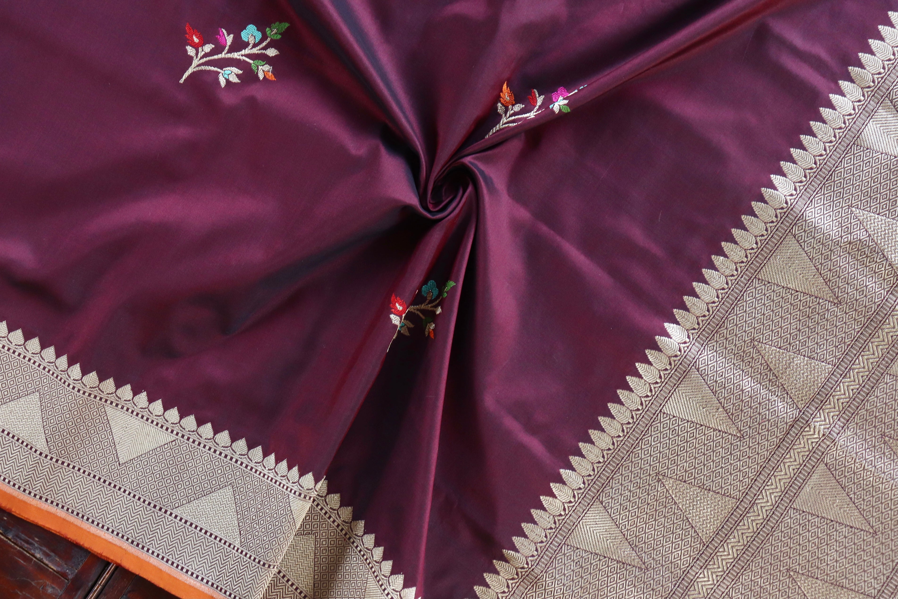 Maroon Leaf Motif Pure Silk Handloom Banarasi Dupatta