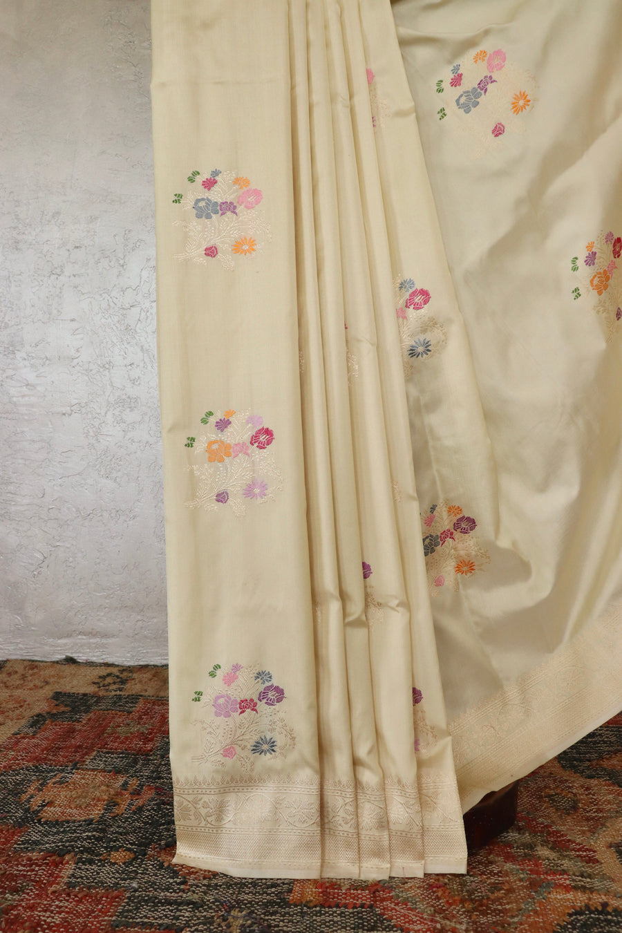 Cream Guldasta Motif Pure Katan Silk Handloom Saree