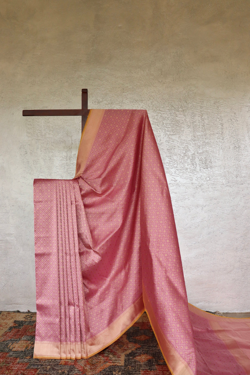 Pink handloom Banarsi saree with tanchoi motifs in pure silk