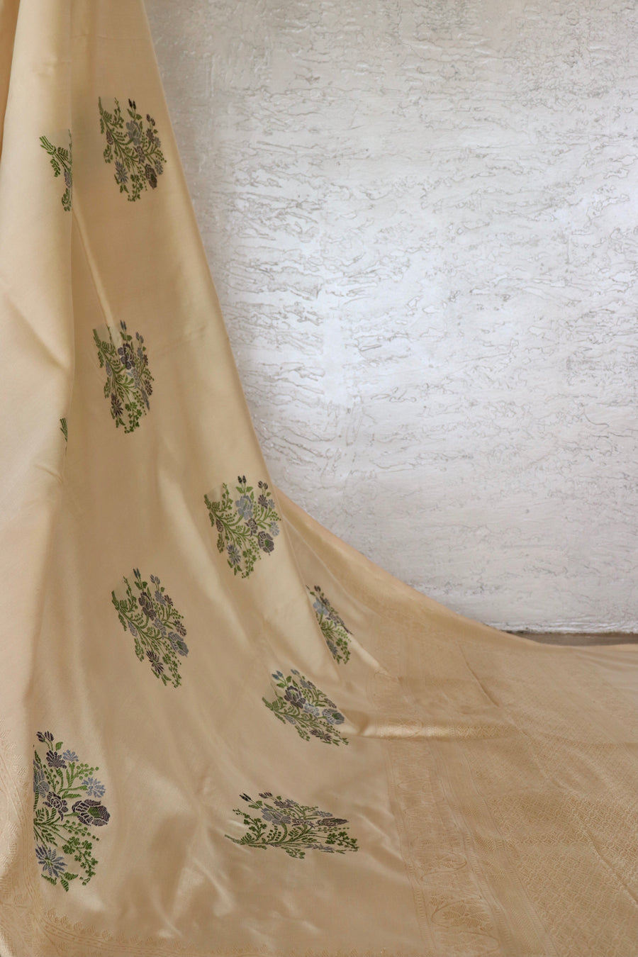 Cream Guldasta Motif Pure Katan Silk Handloom Saree