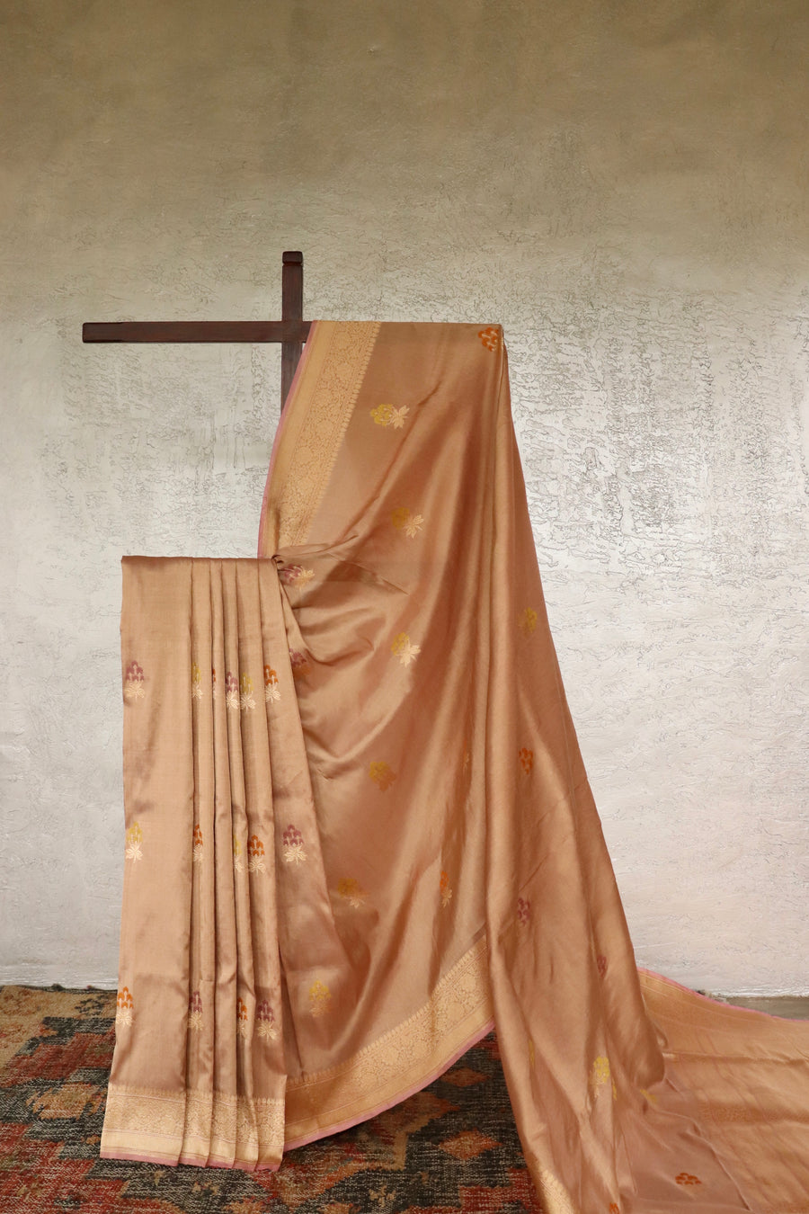 Gold handloom Banarsi saree with kadhua motifs in Tissue silk