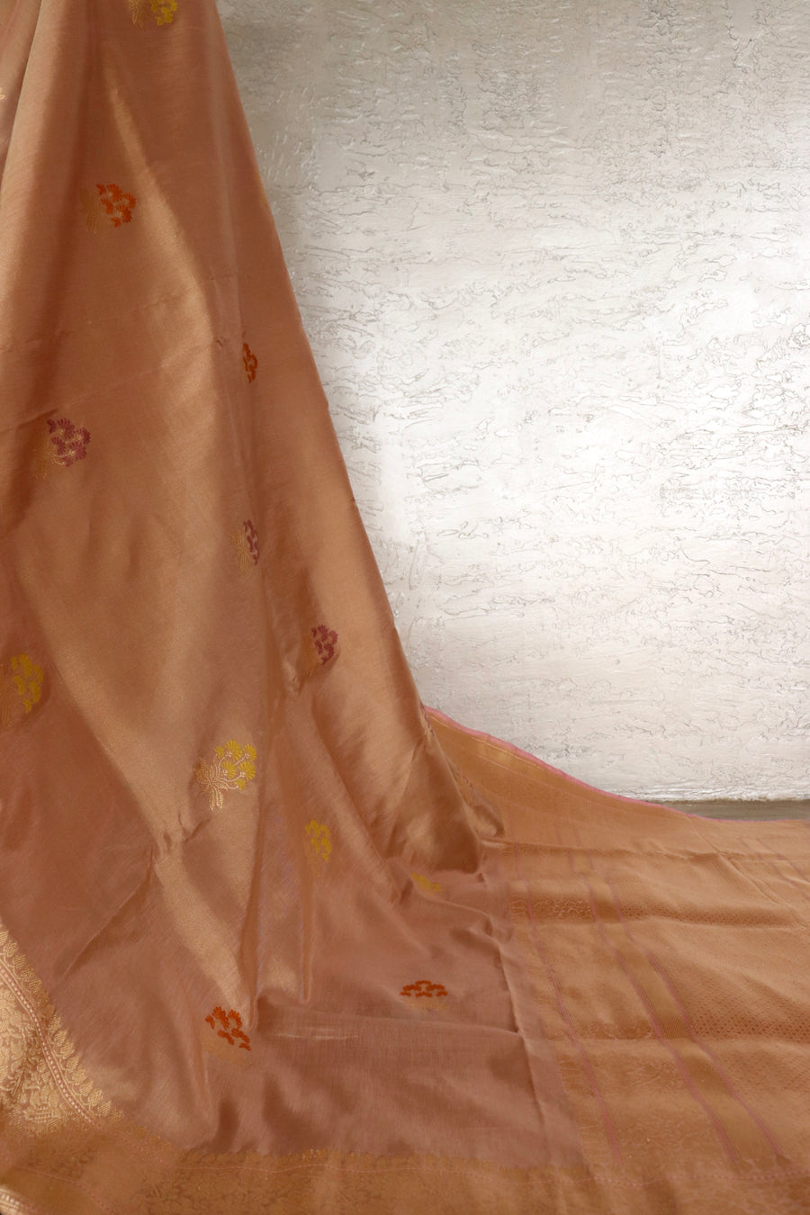Gold Tissue Meenadar Kadhua Banarasi Handwoven Silk Sarees