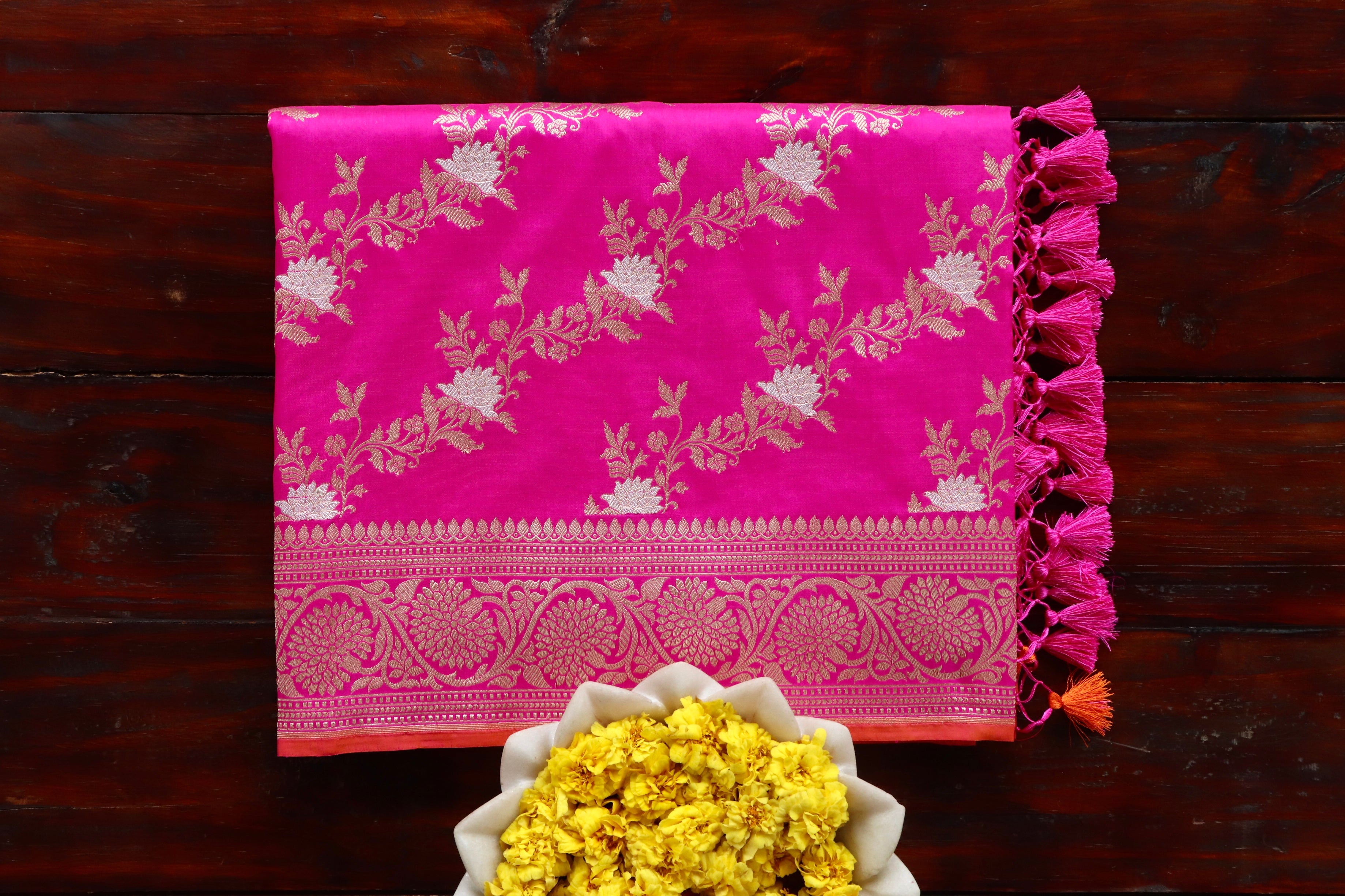 Magenta Jamal Jangla Pure Silk Handloom Banarasi Saree