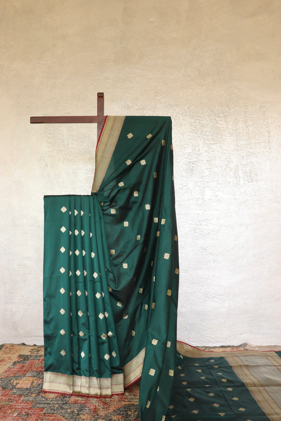 Bottle Green handloom Banarsi saree with kadhua motifs in pure Katan silk