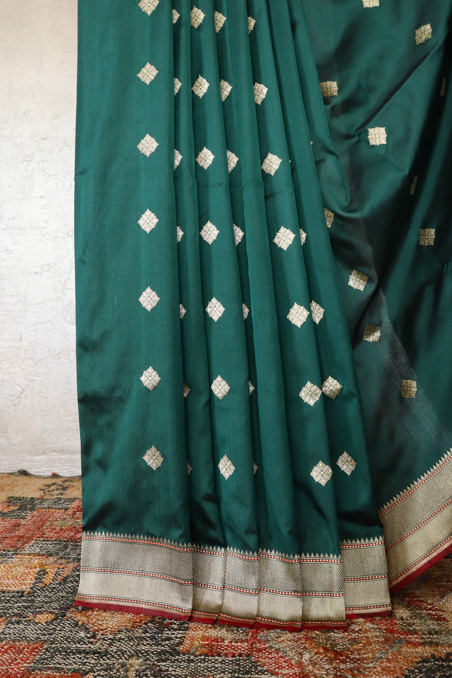 Bottle Green Kadhua Motif Pure Katan Silk Handloom Saree