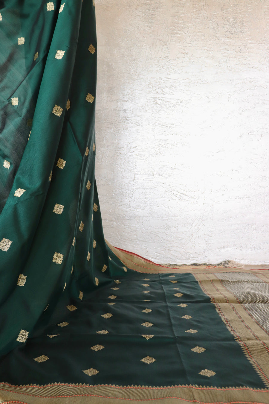 Bottle Green Kadhua Motif Pure Katan Silk Handloom Saree