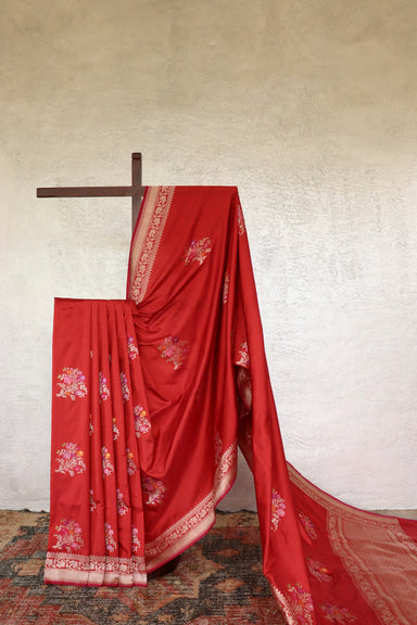 Red handloom Banarsi saree with guldasta motifs in pure Katan silk