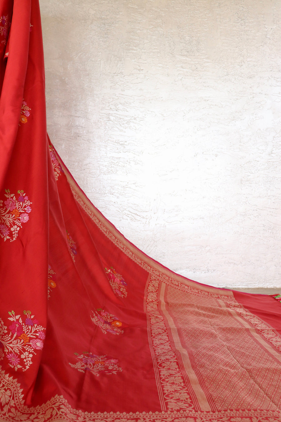 Red Guldasta Motif Pure Katan Silk Handloom Saree