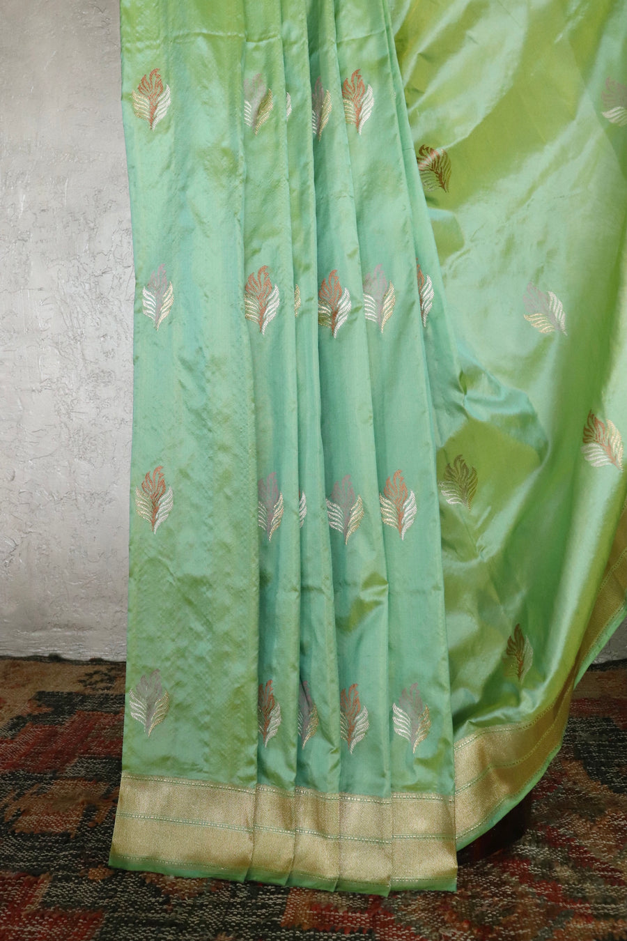 Light Green Kadhua Motif Katan Silk Pure Handloom Banarasi Saree