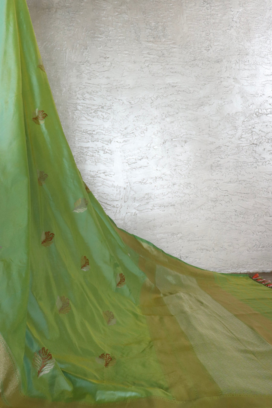 Light Green Kadhua Motif Katan Silk Pure Handloom Banarasi Saree