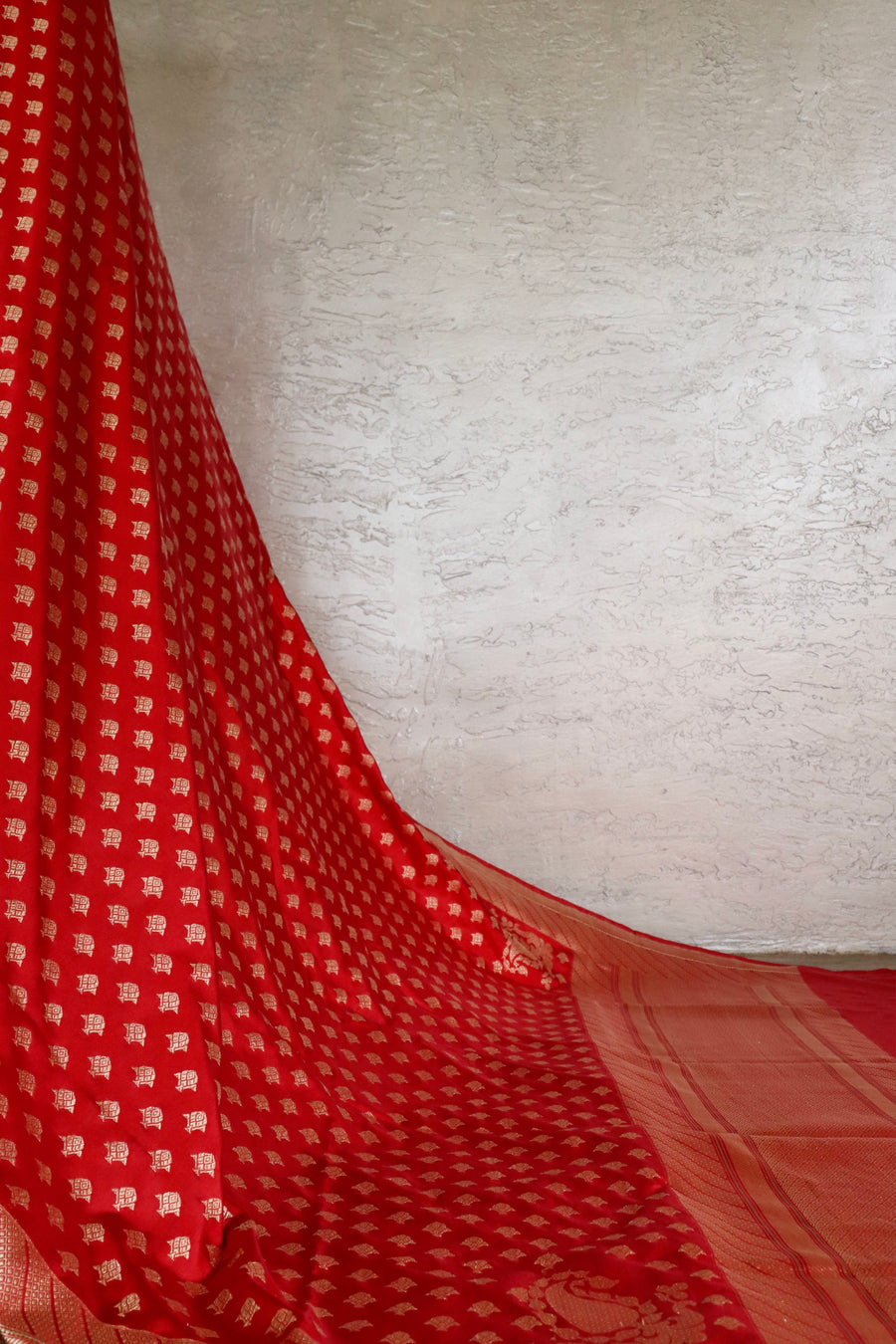 Rakhtambari Matsya Buti Pure Zari Silk Saree