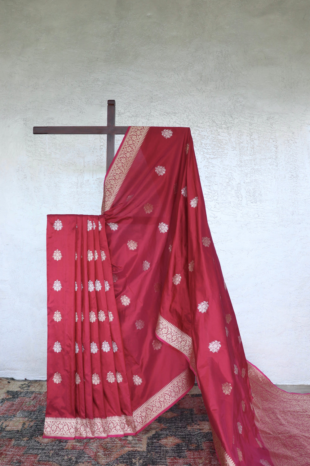 Maroon handloom Banarsi saree with kadhua motifs in pure Katan silk