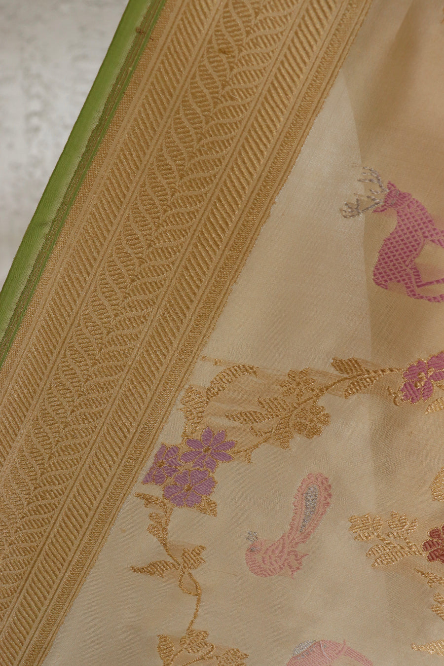 Ivory Kadhua Shikargah Pure Silk Handloom Banarasi Saree