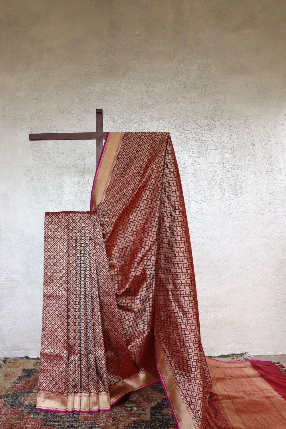 Burgundy handloom Banarsi saree with tanchoi motifs in silk