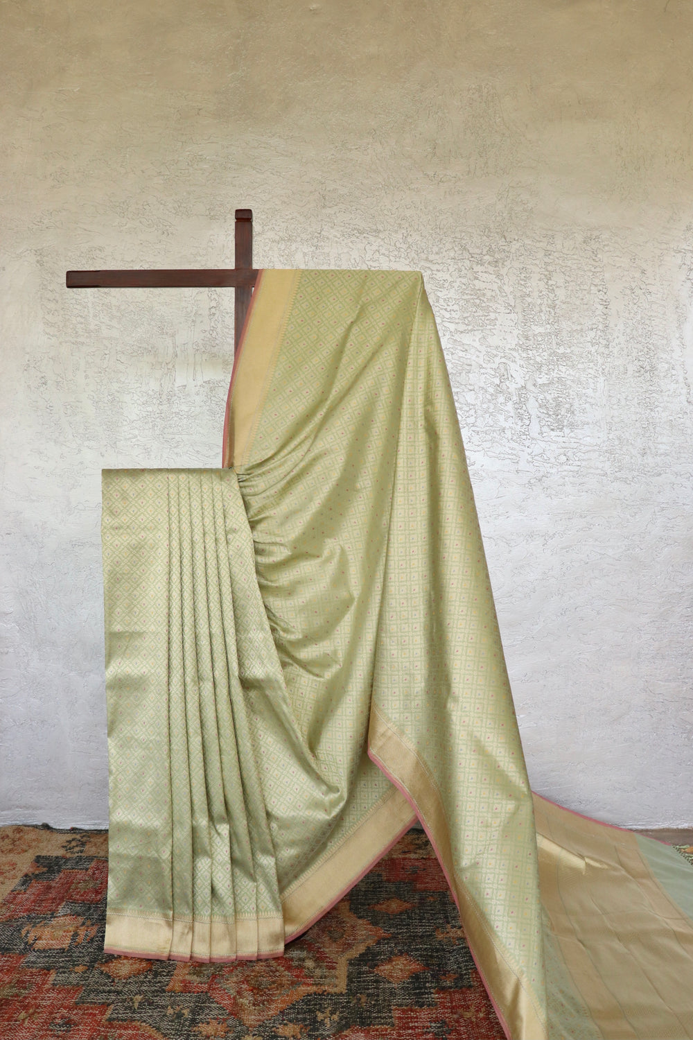 Pistachio Green Meenadar Handwoven Banarasi Tanchoi Silk Saree