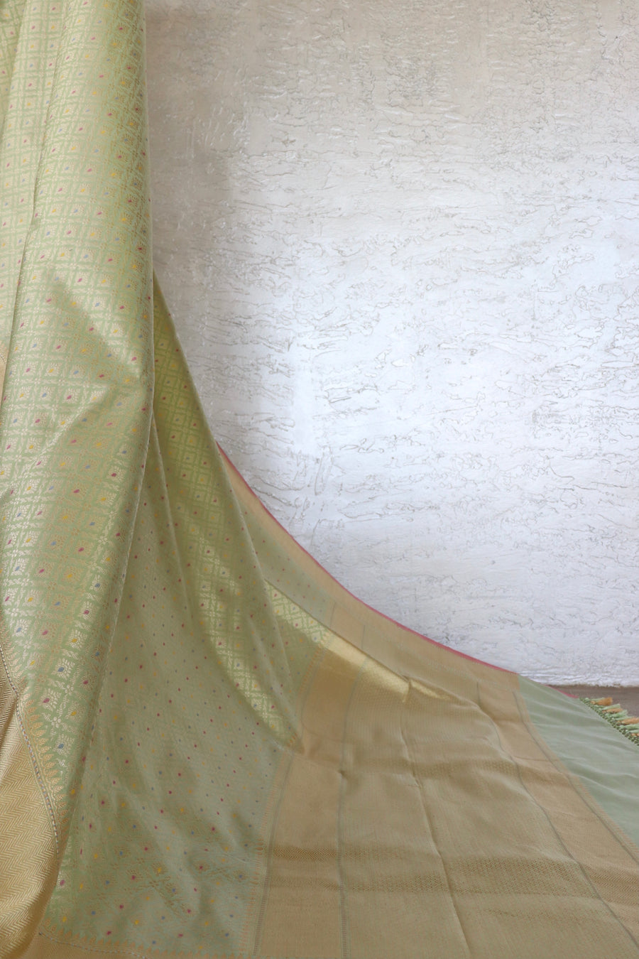 Pistachio Green Meenadar Handwoven Banarasi Tanchoi Silk Saree
