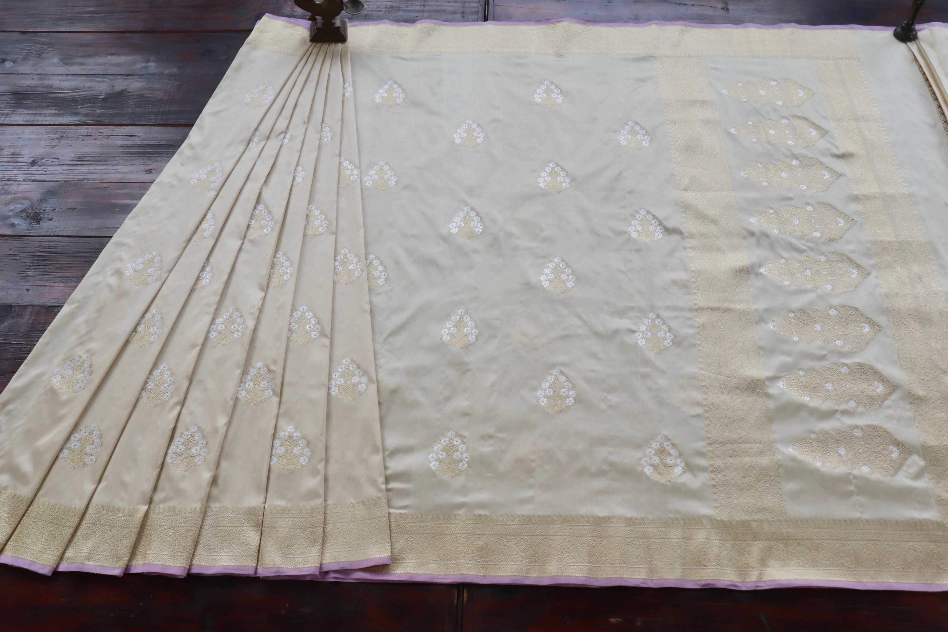 Ivory Sona Rupa Motif Pure Silk Handloom Banarasi Saree