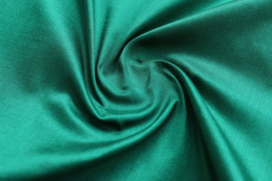 Pleat detail of Green & Maroon Kadhua Banarasi saree