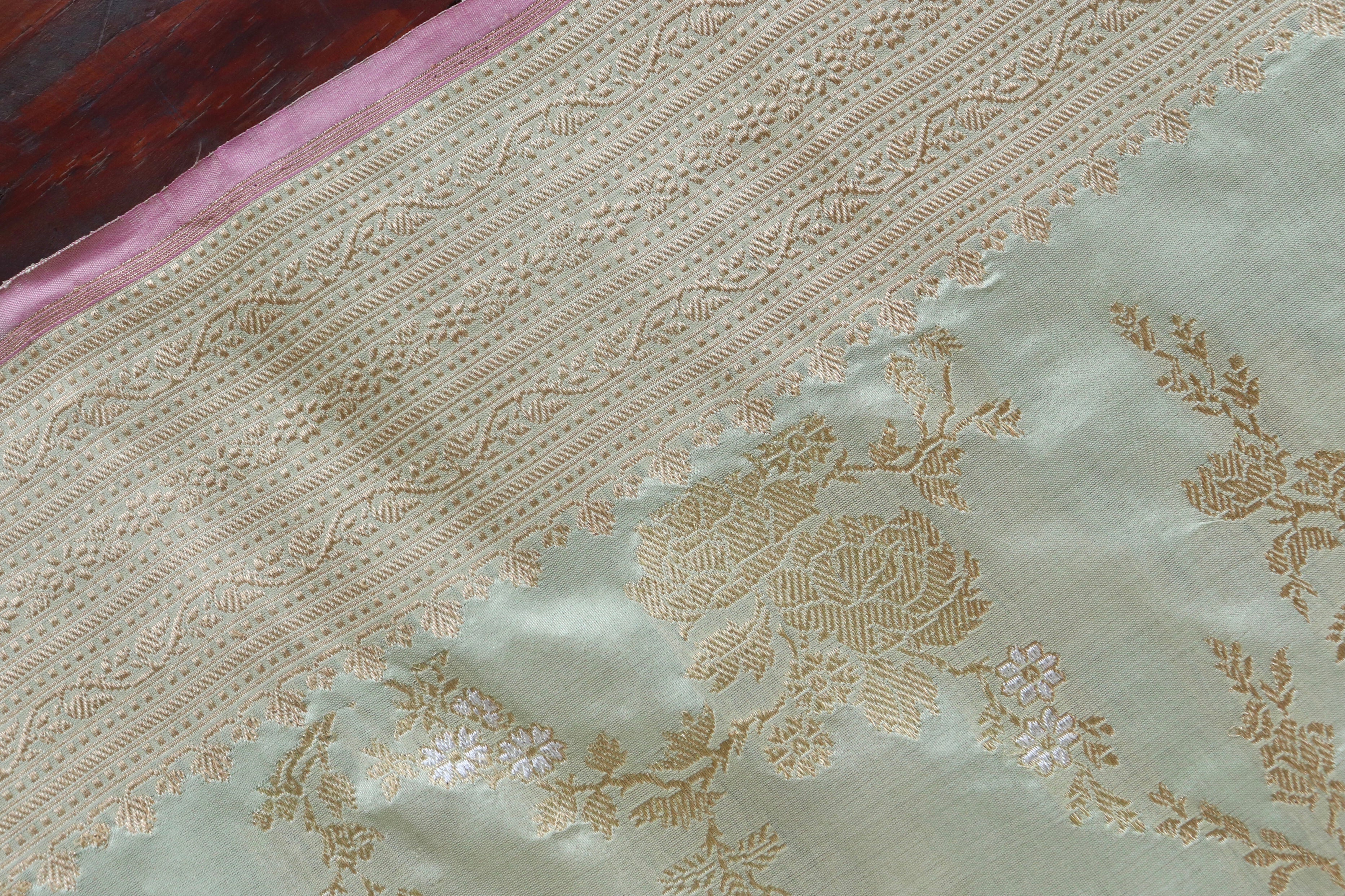 Pistachio Green Gulab Jangla Pure Silk Handloom Banarasi Saree