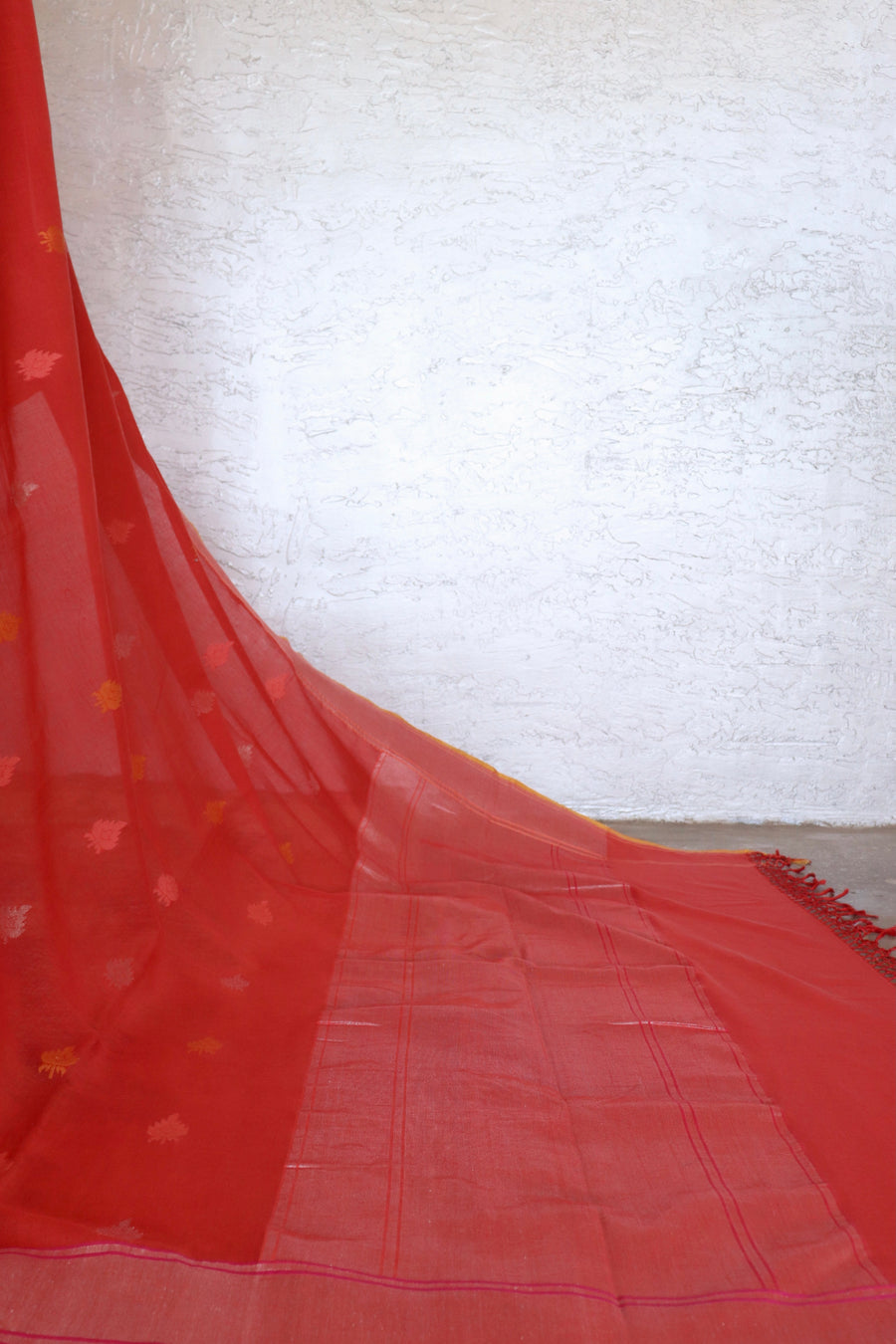 Red Kadhua Pure Cotton Handwoven Saree