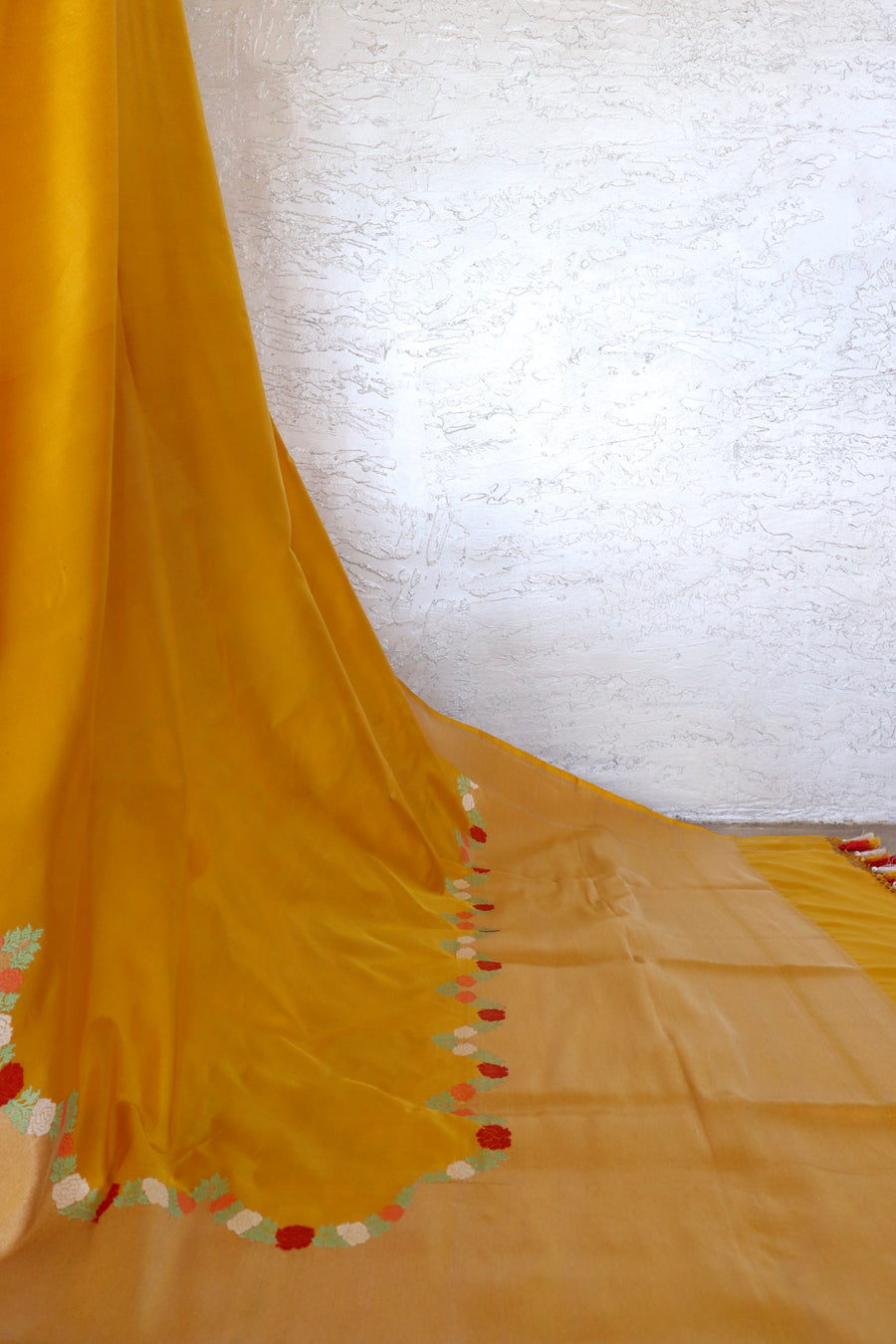 Yellow Floral Border Pure Silk Handloom Banarasi Saree