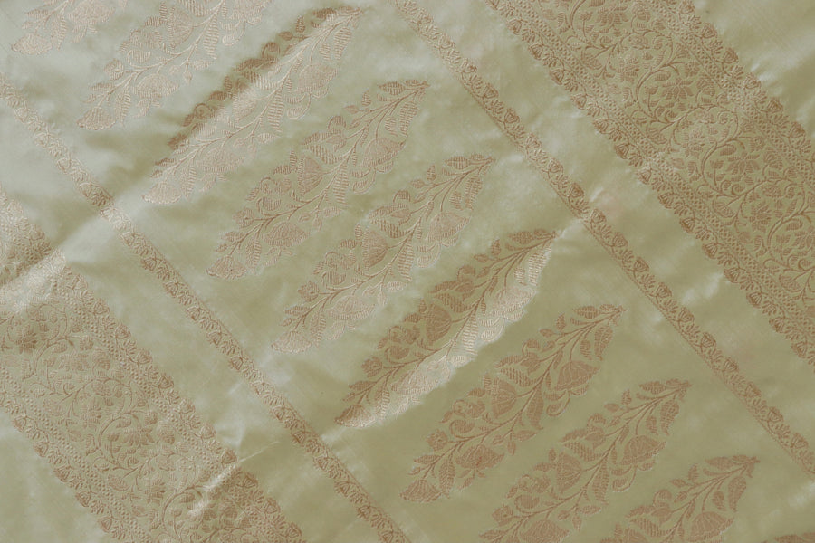 Pleat detail of Cream Motif Katan Banarasi saree