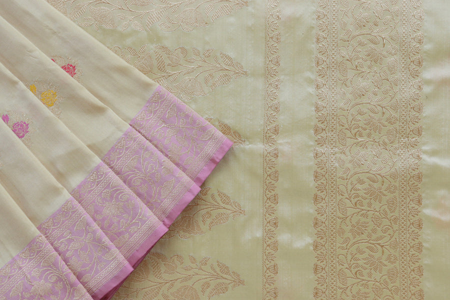 Colour close-up of Cream Motif Katan Banarasi saree