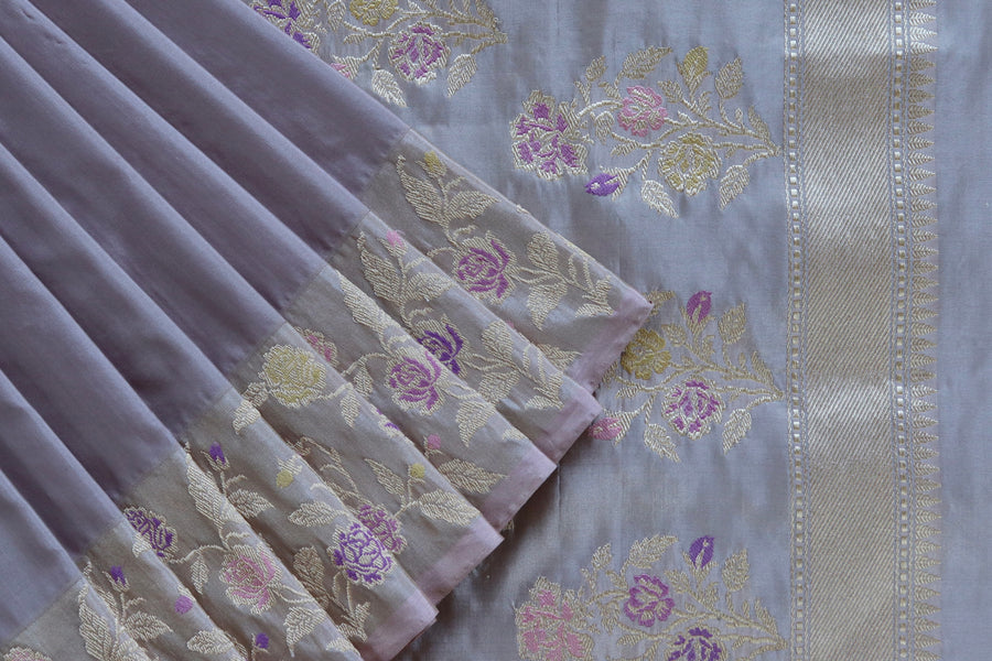 Katan silk texture of Grey Kadhua Banarasi saree