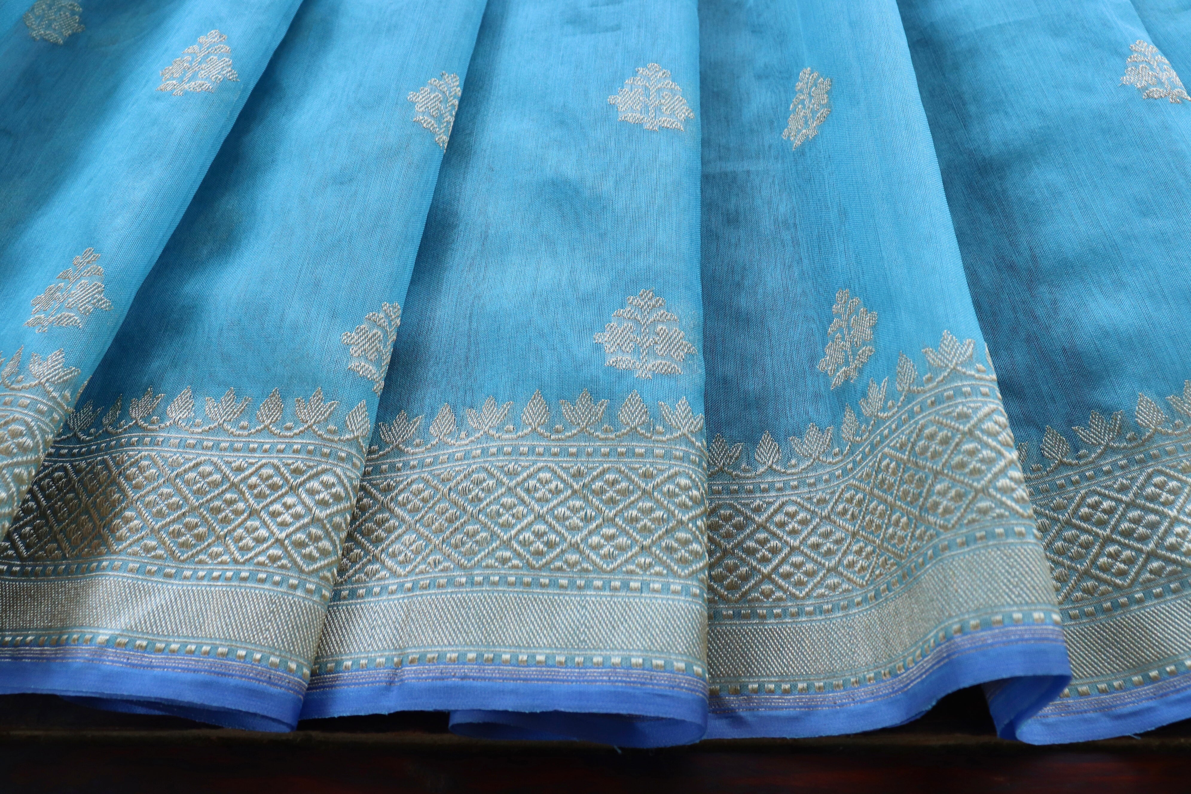 Sky Blue Kora Silk Leaf Motif Handloom Banarasi Saree