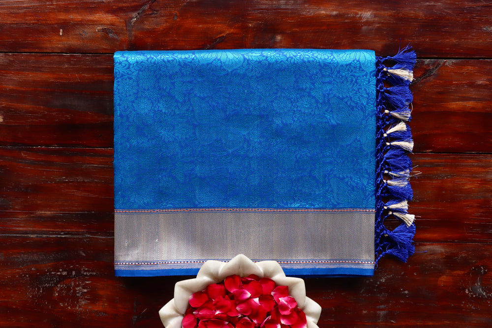 Blue handloom Banarsi saree with tanchoi motifs in silk